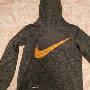 Boys size 6 (m) Nike Dri-fit hoodie